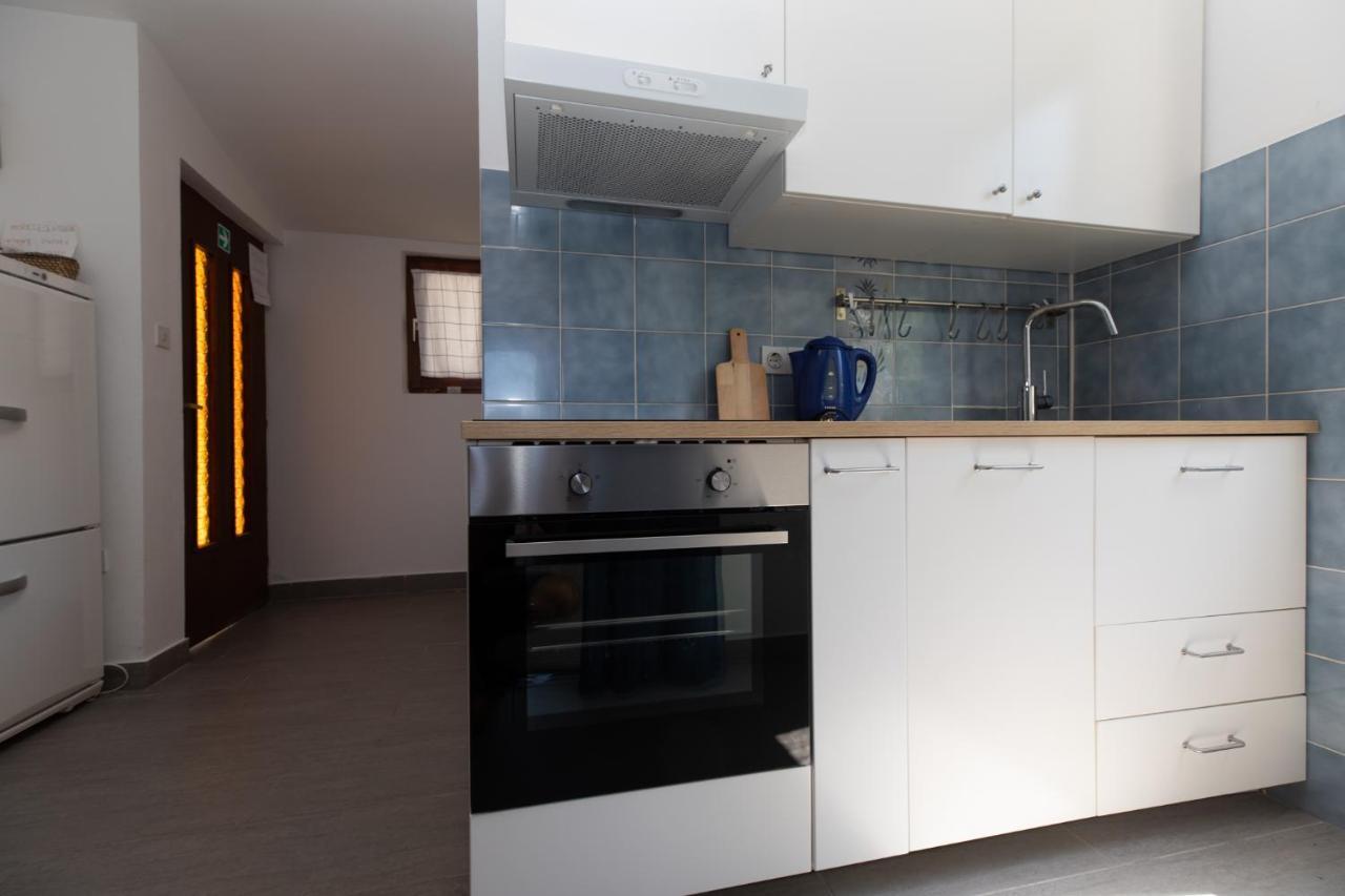 Apartments Apartmani Pintar Мимице Экстерьер фото